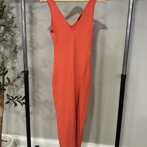NWOT ORANGE Vici ribbed midi dress with slit - Picture 7 of 7